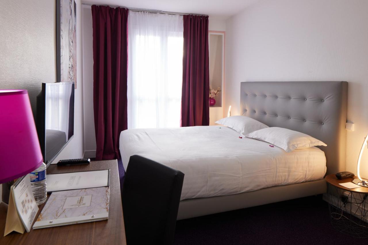 Hotel Le Beffroi ドルー エクステリア 写真