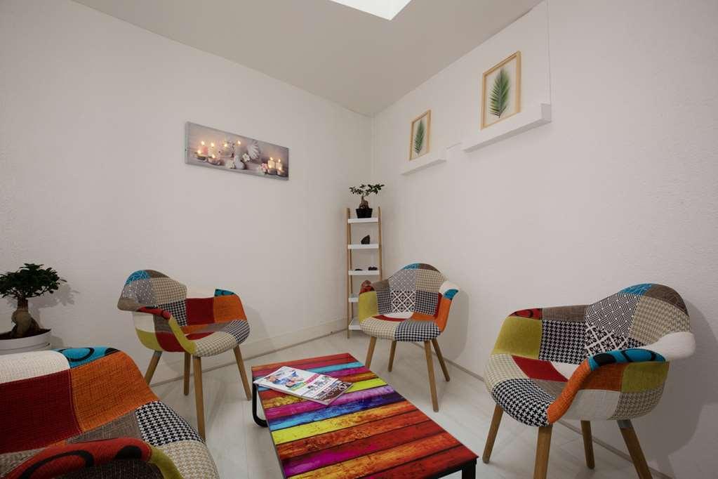Hotel Le Beffroi ドルー 設備 写真