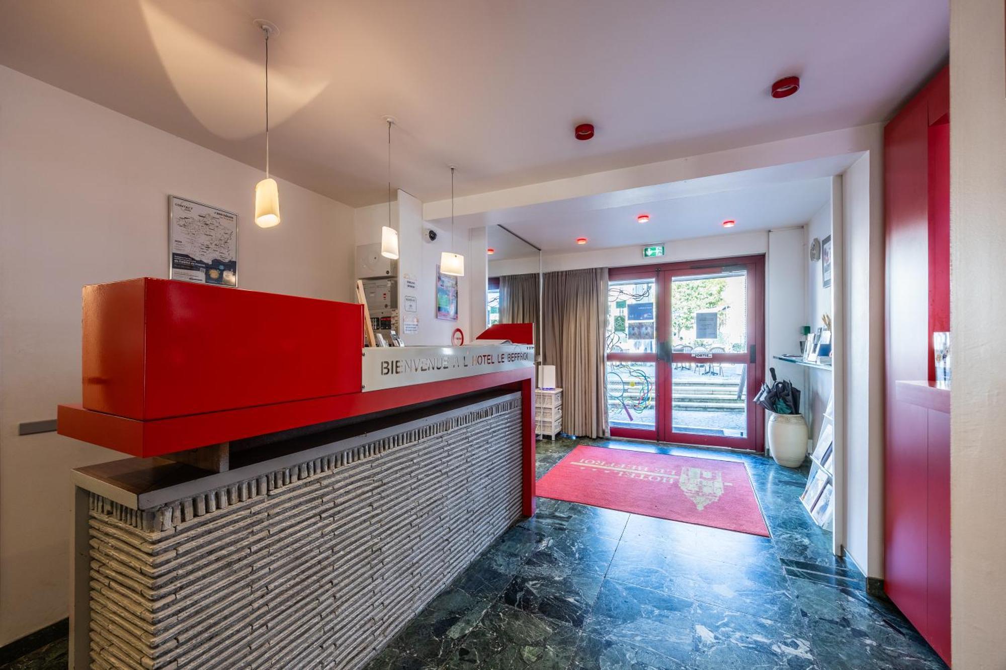 Hotel Le Beffroi ドルー エクステリア 写真