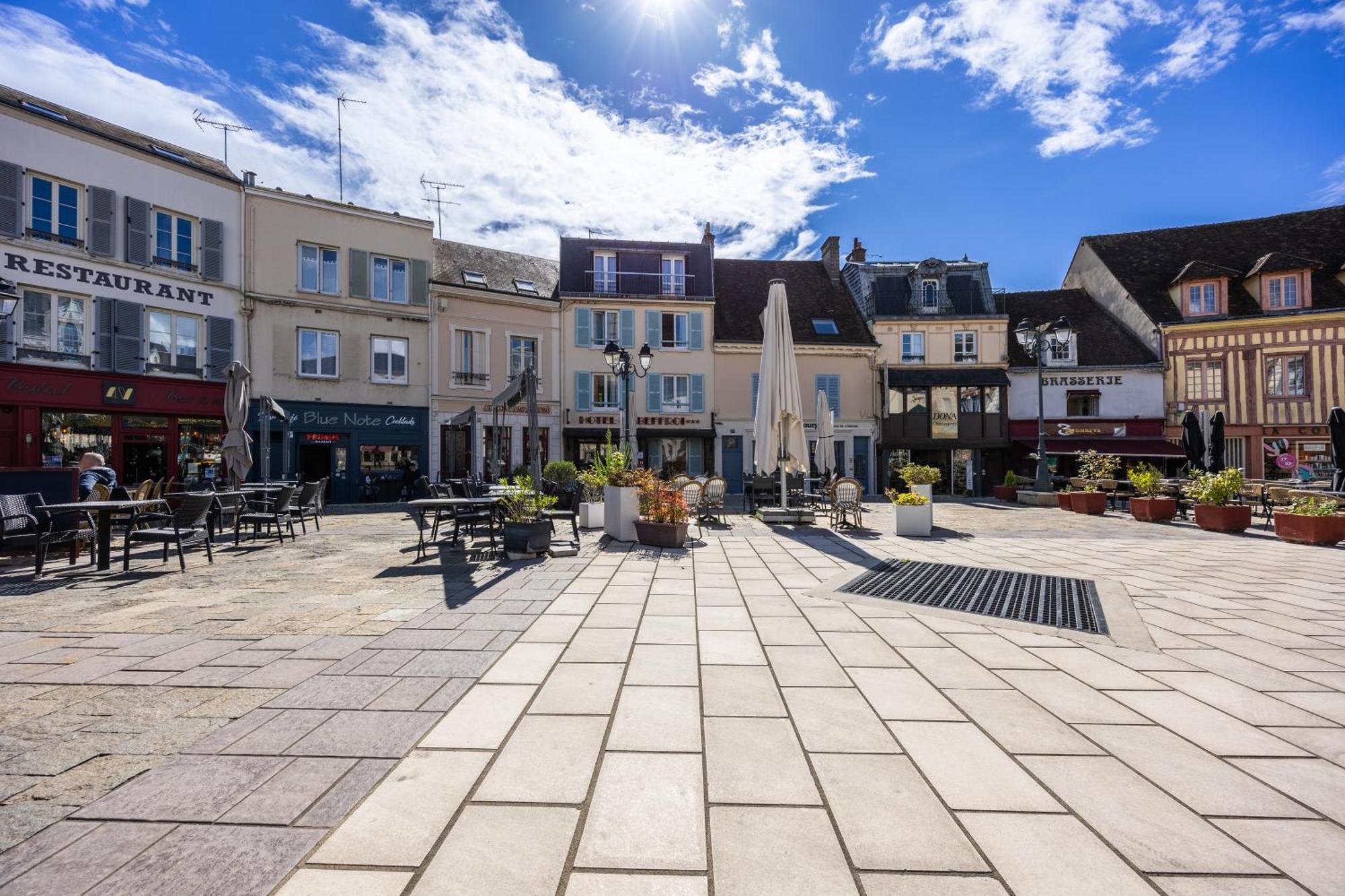 Hotel Le Beffroi ドルー エクステリア 写真