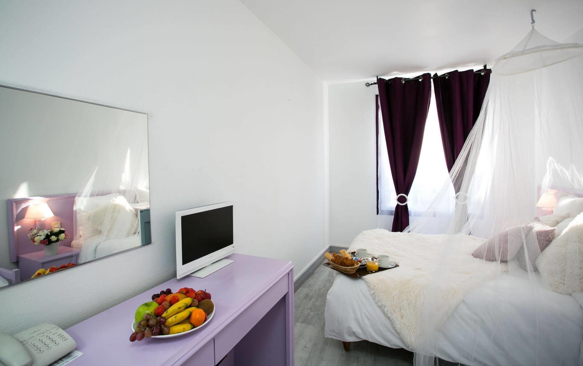 Hotel Le Beffroi ドルー エクステリア 写真